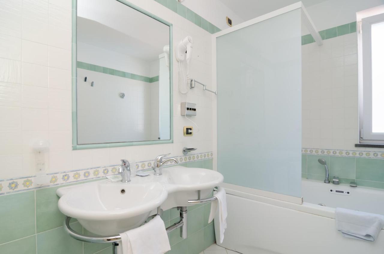 Hotel Flora Wellness & Beauty Ischia Eksteriør billede